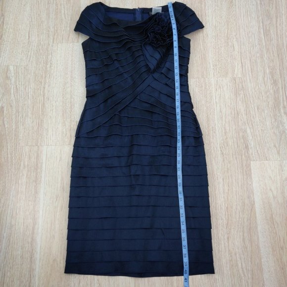 TADASHI SHOJI Size 6 Tiered Rosette Cocktail Formal Sheath Dress Navy Blue $350 - Picture 9 of 11